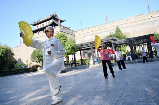 “银龄行动”何以燃动体育竞技宝JJB注册(图1)